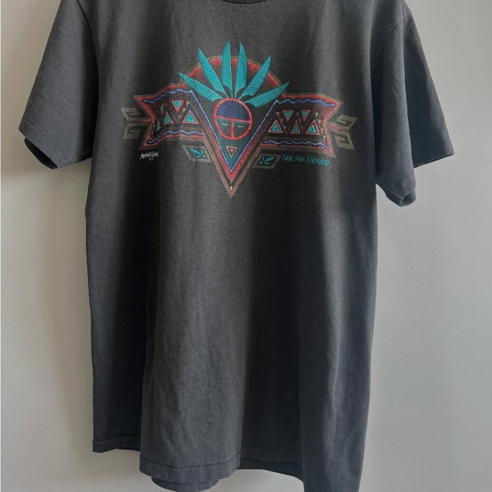 VINTAGE NATHAN RICHARDS COLLECTION Taos New Mexico Black gray T-Shirt